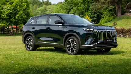 Новый кроссовер Dongfeng Huge появился у дилеров. Комплектации и цены